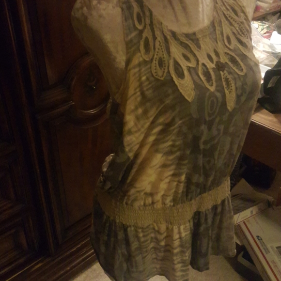 Blouse - Picture 2 of 6